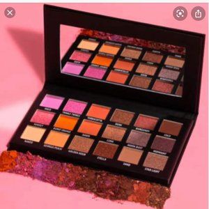 NWT 👁 KAB Day + Night Eyeshadow Palette